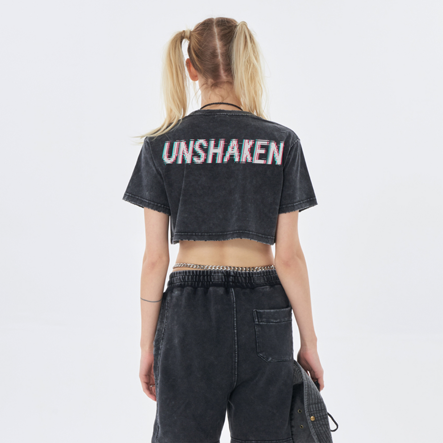 UNSHAKEN - CROPTOP